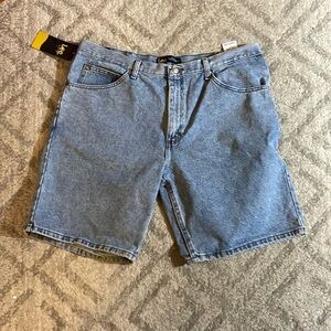 Lee’s men’s denim jean shorts size 40 NWT